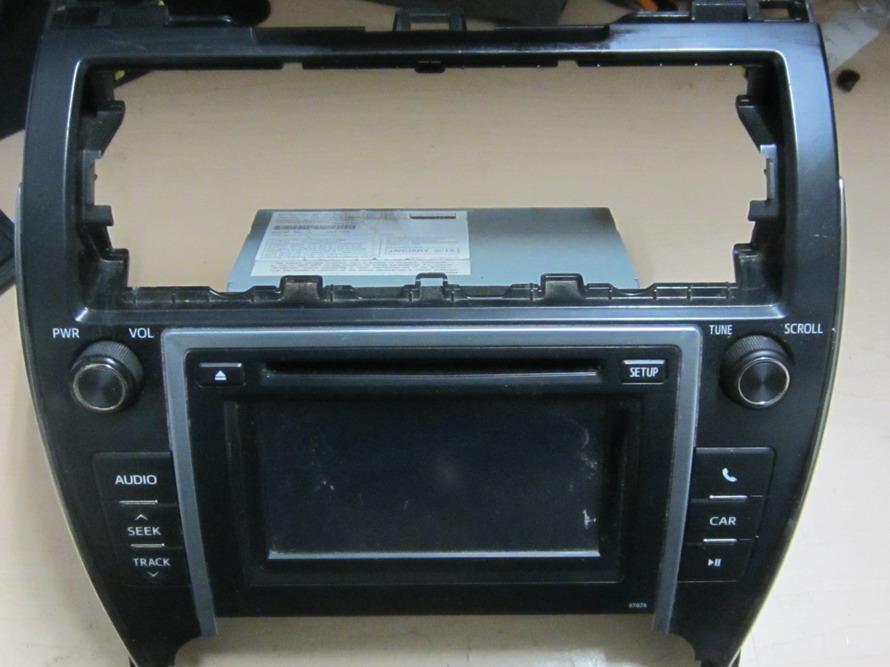 Toyota CAMRY CD PLAYER SOME SCRATCHES 86140 06011 Used Auto Parts Mercedes Benz Used